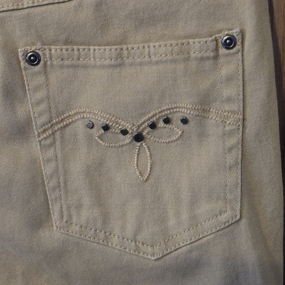 Tan Straight Leg Cropped Pants Unknown Brand Women's 8 Back Embroidery & Studs - Picture 7 of 13
